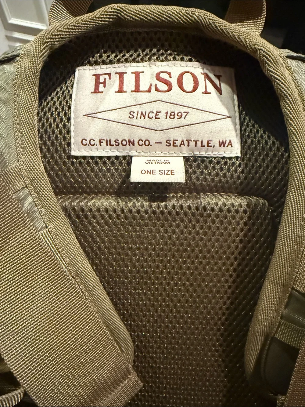 Filson Guide Fishing Vest with Backpack